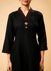 Black Serenity Kurta Set with Maroon Dupatta