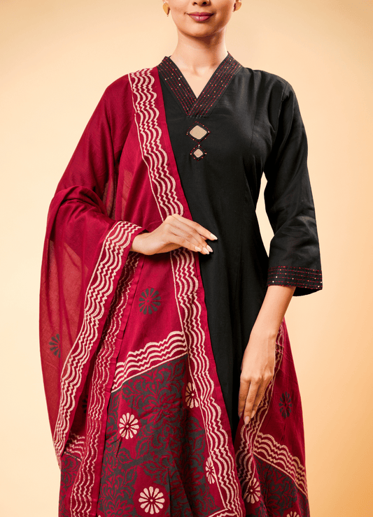 Black Serenity Kurta Set with Maroon Dupatta